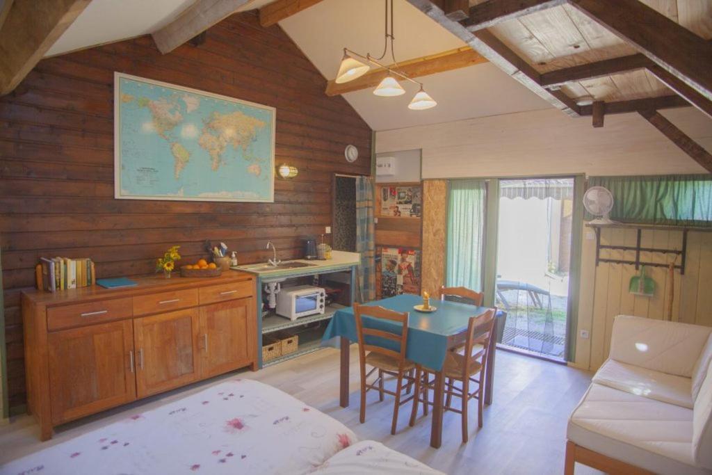 Le Bon Chemin Ateliers Apartment Sainte-Nathalene Ngoại thất bức ảnh