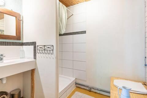 Le Bon Chemin Ateliers Apartment Sainte-Nathalene Ngoại thất bức ảnh
